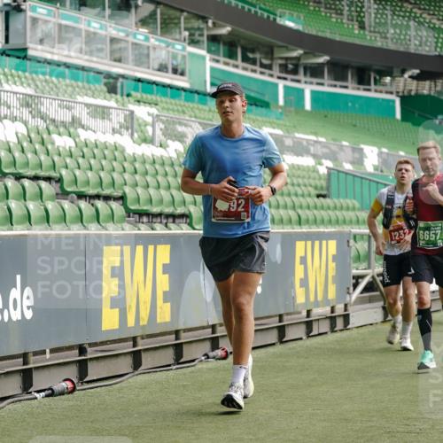 13.09.2026 - 21. swb-Marathon Bremen Michael Burmester http://msf.ph/oto/10454304 13.09.2026 12:52:05 Laufen im Stadion 107, 235, 335, 683, 734, 771, 792, 863, 1033, 1043, 1125, 1146, 1162, 1232, 1252, 1297, 1455, 1492, 1510, 1542, 1613, 1646, 1955, 1970, 2007, 2008, 2043, 2203, 2295, 2442, 2444, 2447, 2480, 2498, 2759, 2767, 2847, 3085, 3149, 3236, 3336, 3440, 3448, 3484, 3566, 3703, 3808, 3830, 3899, 3959, 3988, 4023, 4165, 4283, 4368, 4429, 4473, 4475, 4559, 4571, 4573, 4582, 4605, 4727, 4781, 4782, 4895, 5066, 5079, 5152, 5155, 5168, 5379, 5521, 5532, 5696, 6274, 8033, 8798 meine-sportfotos.de