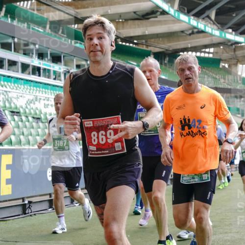13.09.2026 - 21. swb-Marathon Bremen Michael Burmester http://msf.ph/oto/10454317 13.09.2026 13:10:37 Laufen im Stadion 164, 265, 373, 383, 391, 448, 532, 563, 581, 813, 869, 898, 984, 1072, 1180, 1738, 1855, 1867, 1894, 1967, 2202, 2208, 2232, 2268, 2284, 2299, 2330, 2333, 2339, 2342, 2432, 2443, 2471, 2525, 2530, 2531, 2553, 2573, 2589, 2594, 2654, 2669, 2682, 2714, 2717, 2784, 2785, 2819, 2836, 2920, 2931, 2932, 3026, 3032, 3063, 3086, 3089, 3122, 3159, 3174, 3207, 3208, 3291, 3316, 3333, 3352, 3370, 3398, 3409, 3410, 3437, 3470, 3549, 3707, 3769, 109 meine-sportfotos.de