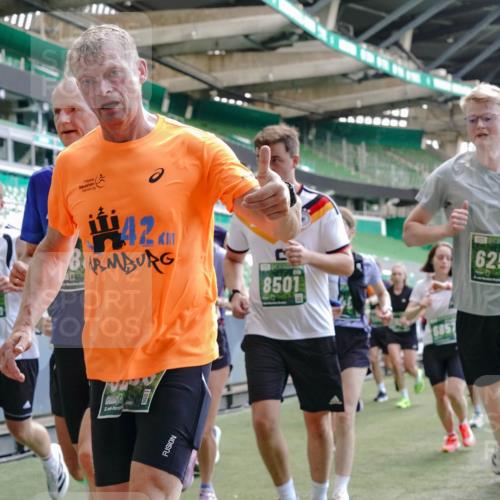 13.09.2026 - 21. swb-Marathon Bremen Michael Burmester http://msf.ph/oto/10454346 13.09.2026 13:10:38 Laufen im Stadion 164, 265, 373, 383, 391, 448, 532, 563, 581, 813, 869, 898, 984, 1072, 1180, 1738, 1855, 1867, 1894, 1952, 1967, 2202, 2208, 2232, 2268, 2284, 2299, 2330, 2333, 2339, 2342, 2432, 2443, 2471, 2525, 2530, 2531, 2553, 2573, 2589, 2594, 2654, 2669, 2682, 2714, 2717, 2784, 2785, 2819, 2836, 2920, 2931, 2932, 3026, 3032, 3063, 3086, 3089, 3122, 3159, 3174, 3207, 3208, 3291, 3316, 3333, 3352, 3370, 3398, 3409, 3410, 3437, 3470, 3549, 3707, 3769, 109 meine-sportfotos.de