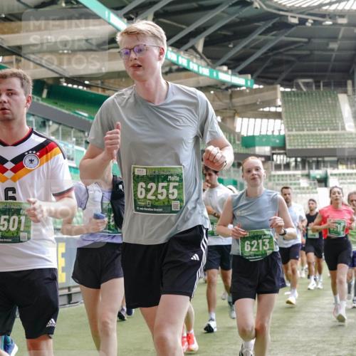 13.09.2026 - 21. swb-Marathon Bremen Michael Burmester http://msf.ph/oto/10454373 13.09.2026 13:10:38 Laufen im Stadion 164, 265, 373, 383, 391, 448, 532, 563, 581, 813, 869, 898, 984, 1072, 1180, 1738, 1855, 1867, 1894, 1952, 1967, 2202, 2208, 2232, 2268, 2284, 2299, 2330, 2333, 2339, 2342, 2432, 2443, 2471, 2525, 2530, 2531, 2553, 2573, 2589, 2594, 2654, 2669, 2682, 2714, 2717, 2784, 2785, 2819, 2836, 2920, 2931, 2932, 3026, 3032, 3063, 3086, 3089, 3122, 3159, 3174, 3207, 3208, 3291, 3316, 3333, 3352, 3370, 3398, 3409, 3410, 3437, 3470, 3549, 3707, 3769, 109 meine-sportfotos.de