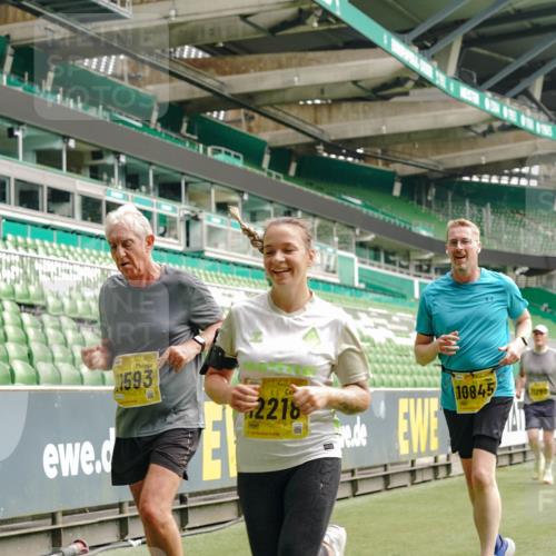 13.09.2026 - 21. swb-Marathon Bremen Michael Burmester http://msf.ph/oto/10454379 13.09.2026 10:32:24 Laufen im Stadion 10067, 10078, 10141, 10146, 10166, 10203, 10222, 10226, 10243, 10246, 10249, 10255, 10256, 10284, 10300, 10322, 10365, 10372, 10374, 10379, 10383, 10394, 10410, 10443, 10471, 10478, 10479, 10486, 10494, 10503, 10517, 10518, 10529, 10540, 10543, 10550, 10555, 10565, 10577, 10579, 10589, 10608, 10610, 10626, 10631, 10646, 10670, 10675, 10684, 10685, 10690, 10703, 10704, 10707, 10708, 10721, 10725, 10728, 10771, 10794, 11350, 11379 meine-sportfotos.de
