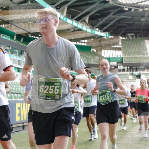 13.09.2026 - 21. swb-Marathon Bremen Michael Burmester http://msf.ph/oto/10454387 13.09.2026 13:10:39 Laufen im Stadion 164, 265, 373, 383, 391, 448, 532, 563, 581, 869, 898, 984, 1072, 1180, 1738, 1855, 1867, 1894, 1952, 1967, 2202, 2232, 2268, 2284, 2299, 2330, 2333, 2339, 2342, 2432, 2443, 2471, 2525, 2530, 2531, 2553, 2573, 2589, 2594, 2654, 2669, 2682, 2714, 2717, 2784, 2785, 2819, 2836, 2920, 2931, 2932, 3026, 3032, 3063, 3086, 3089, 3122, 3159, 3174, 3207, 3208, 3291, 3316, 3333, 3352, 3370, 3398, 3409, 3410, 3437, 3470, 3549, 3707, 3769, 109 meine-sportfotos.de