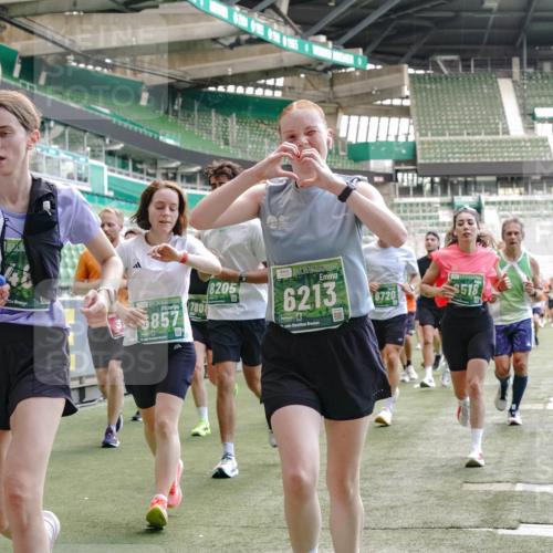 13.09.2026 - 21. swb-Marathon Bremen Michael Burmester http://msf.ph/oto/10454394 13.09.2026 13:10:39 Laufen im Stadion 164, 265, 373, 383, 391, 448, 532, 563, 581, 869, 898, 984, 1072, 1180, 1738, 1855, 1867, 1894, 1952, 1967, 2202, 2232, 2268, 2284, 2299, 2330, 2333, 2339, 2342, 2432, 2443, 2471, 2525, 2530, 2531, 2553, 2573, 2589, 2594, 2654, 2669, 2682, 2714, 2717, 2784, 2785, 2819, 2836, 2920, 2931, 2932, 3026, 3032, 3063, 3086, 3089, 3122, 3159, 3174, 3207, 3208, 3291, 3316, 3333, 3352, 3370, 3398, 3409, 3410, 3437, 3470, 3549, 3707, 3769, 109 meine-sportfotos.de