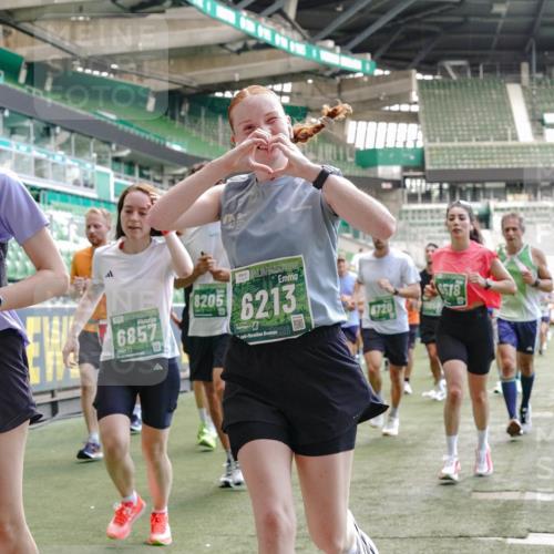 13.09.2026 - 21. swb-Marathon Bremen Michael Burmester http://msf.ph/oto/10454414 13.09.2026 13:10:39 Laufen im Stadion 164, 265, 373, 383, 391, 448, 532, 563, 581, 869, 898, 984, 1072, 1180, 1738, 1855, 1867, 1894, 1952, 1967, 2202, 2232, 2268, 2284, 2299, 2330, 2333, 2339, 2342, 2432, 2443, 2471, 2525, 2530, 2531, 2553, 2573, 2589, 2594, 2654, 2669, 2682, 2714, 2717, 2784, 2785, 2819, 2836, 2920, 2931, 2932, 3026, 3032, 3063, 3086, 3089, 3122, 3159, 3174, 3207, 3208, 3291, 3316, 3333, 3352, 3370, 3398, 3409, 3410, 3437, 3470, 3549, 3707, 3769, 109 meine-sportfotos.de