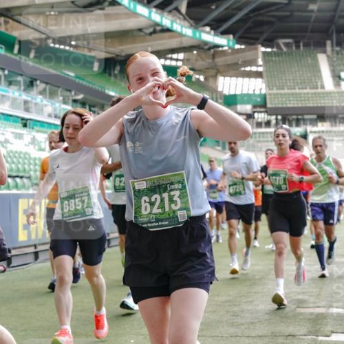 13.09.2026 - 21. swb-Marathon Bremen Michael Burmester http://msf.ph/oto/10454425 13.09.2026 13:10:40 Laufen im Stadion 164, 265, 373, 383, 391, 448, 532, 563, 581, 869, 898, 984, 1180, 1738, 1855, 1867, 1894, 1952, 1967, 2202, 2232, 2268, 2284, 2299, 2330, 2333, 2339, 2342, 2432, 2443, 2471, 2525, 2530, 2531, 2553, 2573, 2589, 2594, 2654, 2669, 2682, 2714, 2717, 2784, 2785, 2819, 2836, 2920, 2931, 2932, 3026, 3032, 3063, 3086, 3089, 3122, 3159, 3174, 3207, 3208, 3291, 3316, 3333, 3352, 3370, 3398, 3409, 3410, 3437, 3470, 3549, 3707, 3769, 109 meine-sportfotos.de