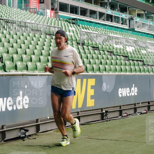 13.09.2026 - 21. swb-Marathon Bremen Michael Burmester http://msf.ph/oto/10454440 13.09.2026 12:52:15 Laufen im Stadion 102, 107, 235, 335, 683, 734, 771, 792, 863, 1033, 1043, 1125, 1146, 1162, 1232, 1252, 1297, 1455, 1492, 1510, 1528, 1542, 1613, 1646, 1955, 1970, 2007, 2008, 2043, 2203, 2350, 2442, 2447, 2480, 2498, 2759, 2767, 2847, 3085, 3149, 3236, 3336, 3362, 3440, 3448, 3484, 3566, 3703, 3830, 3899, 3959, 3988, 4165, 4283, 4429, 4473, 4475, 4571, 4573, 4582, 4605, 4727, 4781, 4782, 4895, 5079, 5152, 5168, 5379, 5521, 5696, 6274, 8033, 8798 meine-sportfotos.de
