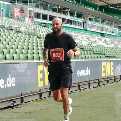 13.09.2026 - 21. swb-Marathon Bremen Michael Burmester http://msf.ph/oto/10454467 13.09.2026 12:52:18 Laufen im Stadion 102, 107, 235, 335, 683, 734, 771, 792, 863, 1033, 1043, 1125, 1146, 1162, 1232, 1252, 1297, 1455, 1492, 1510, 1528, 1542, 1613, 1646, 1955, 1970, 2007, 2008, 2043, 2203, 2350, 2447, 2480, 2498, 2759, 2767, 2847, 2858, 3085, 3149, 3236, 3336, 3362, 3440, 3448, 3484, 3566, 3703, 3830, 3899, 3959, 3988, 4165, 4283, 4429, 4473, 4475, 4571, 4573, 4582, 4605, 4727, 4781, 4782, 4895, 5079, 5152, 5168, 5379, 5521, 5696, 6274, 8033, 8798 meine-sportfotos.de