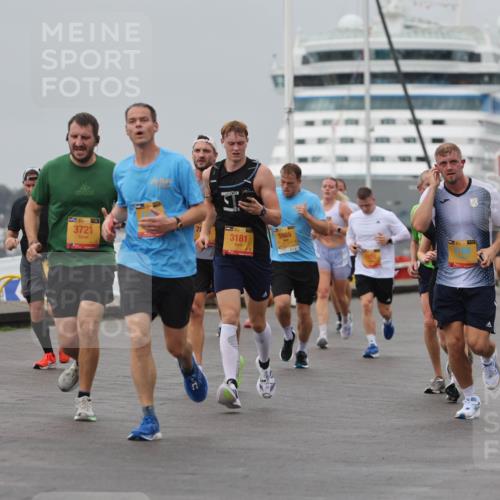 13.09.2026 - Kiel Lauf Andreas Tolksdorf http://msf.ph/oto/10454524 13.09.2026 11:54:32 Kiellinie 4, 39, 3721, 39, 3181, 5985, 3 meine-sportfotos.de