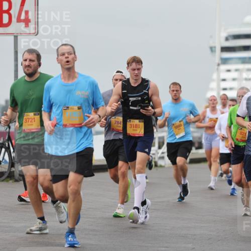 13.09.2026 - Kiel Lauf Andreas Tolksdorf http://msf.ph/oto/10454552 13.09.2026 11:54:33 Kiellinie 4, 39, 3721, 784, 38, 3181, 5985, 821, 39, 2168 meine-sportfotos.de