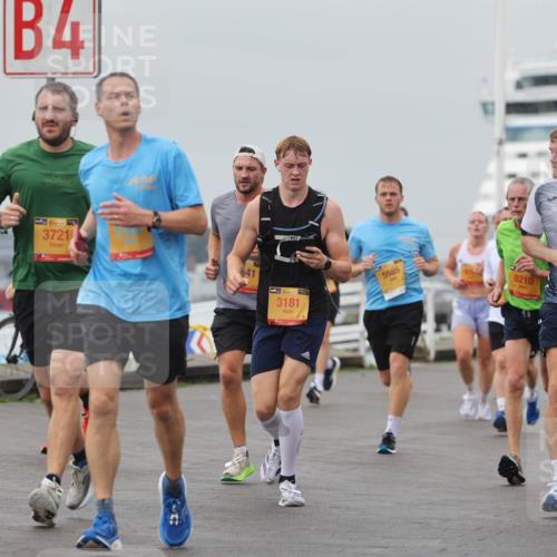 13.09.2026 - Kiel Lauf Andreas Tolksdorf http://msf.ph/oto/10454558 13.09.2026 11:54:33 Kiellinie 4, 4, 39, 3721, 41, 3181, 5985, 8210 meine-sportfotos.de