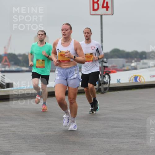 13.09.2026 - Kiel Lauf Andreas Tolksdorf http://msf.ph/oto/10454579 13.09.2026 11:54:39 Kiellinie 58, 8728, 828, 10201, 4 meine-sportfotos.de