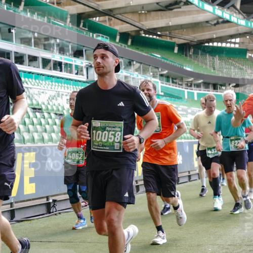 13.09.2026 - 21. swb-Marathon Bremen Michael Burmester http://msf.ph/oto/10454613 13.09.2026 13:10:44 Laufen im Stadion 164, 265, 373, 391, 448, 532, 581, 869, 898, 984, 1180, 1738, 1855, 1867, 1894, 1952, 1967, 2202, 2232, 2268, 2281, 2284, 2299, 2330, 2333, 2339, 2342, 2432, 2443, 2471, 2525, 2530, 2531, 2553, 2573, 2589, 2594, 2654, 2669, 2682, 2714, 2717, 2784, 2785, 2804, 2819, 2836, 2920, 2932, 3026, 3032, 3063, 3086, 3089, 3122, 3159, 3174, 3207, 3208, 3291, 3316, 3333, 3352, 3370, 3398, 3409, 3410, 3470, 3549, 3707, 3769, 109 meine-sportfotos.de