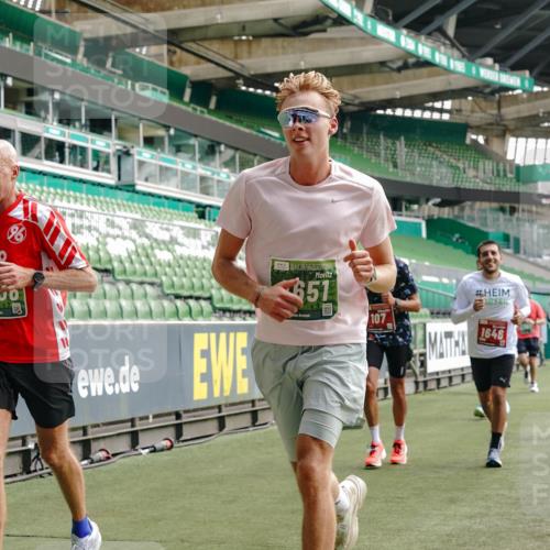 13.09.2026 - 21. swb-Marathon Bremen Michael Burmester http://msf.ph/oto/10454658 13.09.2026 12:52:29 Laufen im Stadion 102, 107, 235, 683, 734, 755, 792, 863, 985, 987, 1033, 1043, 1056, 1125, 1146, 1162, 1232, 1252, 1297, 1455, 1492, 1528, 1542, 1646, 1704, 1955, 2007, 2008, 2043, 2203, 2350, 2447, 2480, 2498, 2759, 2767, 2820, 2847, 2858, 3085, 3149, 3236, 3336, 3362, 3440, 3448, 3566, 3703, 3830, 3899, 3988, 4165, 4283, 4429, 4475, 4571, 4573, 4582, 4605, 4727, 4781, 4782, 4895, 5079, 5152, 5168, 5379, 5521, 6274, 8033, 8798 meine-sportfotos.de