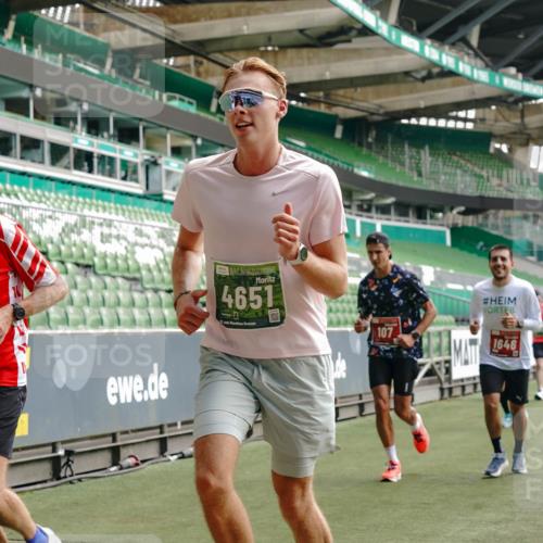 13.09.2026 - 21. swb-Marathon Bremen Michael Burmester http://msf.ph/oto/10454678 13.09.2026 12:52:30 Laufen im Stadion 102, 107, 235, 683, 734, 755, 792, 863, 985, 987, 1033, 1043, 1056, 1125, 1146, 1162, 1232, 1252, 1297, 1455, 1492, 1528, 1542, 1646, 1704, 1955, 2007, 2008, 2043, 2203, 2350, 2447, 2480, 2498, 2759, 2767, 2820, 2847, 2858, 3085, 3149, 3236, 3336, 3362, 3440, 3448, 3566, 3703, 3830, 3899, 3988, 4165, 4283, 4429, 4475, 4571, 4573, 4582, 4605, 4727, 4781, 4782, 4895, 5079, 5152, 5168, 5379, 5521, 6274, 8033, 8798 meine-sportfotos.de