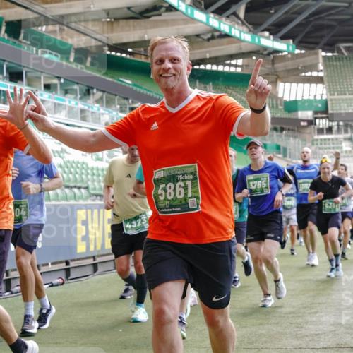 13.09.2026 - 21. swb-Marathon Bremen Michael Burmester http://msf.ph/oto/10454692 13.09.2026 13:10:45 Laufen im Stadion 164, 265, 373, 391, 448, 532, 581, 869, 898, 984, 1180, 1738, 1855, 1867, 1894, 1952, 1967, 2202, 2232, 2268, 2281, 2284, 2299, 2330, 2333, 2339, 2342, 2432, 2443, 2471, 2525, 2530, 2531, 2553, 2573, 2589, 2594, 2654, 2669, 2682, 2714, 2717, 2784, 2785, 2804, 2819, 2836, 2920, 2932, 3026, 3032, 3063, 3086, 3089, 3122, 3159, 3174, 3207, 3208, 3291, 3316, 3333, 3352, 3370, 3398, 3409, 3410, 3470, 3549, 3707, 3769, 109, 551 meine-sportfotos.de