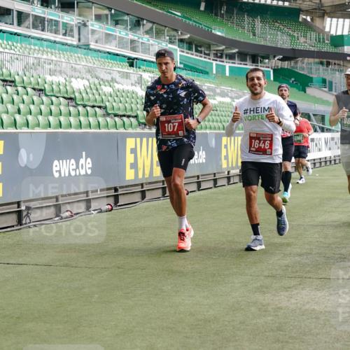 13.09.2026 - 21. swb-Marathon Bremen Michael Burmester http://msf.ph/oto/10454695 13.09.2026 12:52:30 Laufen im Stadion 102, 107, 235, 683, 734, 755, 792, 863, 985, 987, 1033, 1043, 1056, 1125, 1146, 1162, 1232, 1252, 1297, 1455, 1492, 1528, 1542, 1646, 1704, 1955, 2007, 2008, 2043, 2203, 2350, 2447, 2480, 2498, 2759, 2767, 2820, 2847, 2858, 3085, 3149, 3236, 3336, 3362, 3440, 3448, 3566, 3703, 3830, 3899, 3988, 4165, 4283, 4429, 4475, 4571, 4573, 4582, 4605, 4727, 4781, 4782, 4895, 5079, 5152, 5168, 5379, 5521, 6274, 8033, 8798 meine-sportfotos.de