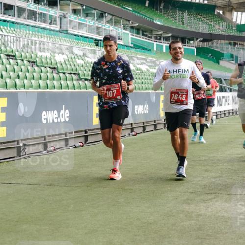 13.09.2026 - 21. swb-Marathon Bremen Michael Burmester http://msf.ph/oto/10454701 13.09.2026 12:52:31 Laufen im Stadion 102, 107, 235, 683, 734, 755, 792, 863, 985, 987, 1033, 1043, 1056, 1125, 1146, 1162, 1232, 1252, 1297, 1455, 1492, 1528, 1542, 1646, 1664, 1704, 1955, 2007, 2008, 2043, 2203, 2350, 2447, 2480, 2498, 2759, 2767, 2820, 2847, 2858, 3085, 3149, 3236, 3336, 3362, 3440, 3448, 3566, 3703, 3830, 3899, 3988, 4165, 4283, 4429, 4475, 4571, 4573, 4582, 4605, 4727, 4781, 4782, 4895, 5079, 5152, 5168, 5379, 5521, 6274, 8033, 8798 meine-sportfotos.de