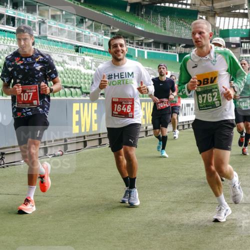 13.09.2026 - 21. swb-Marathon Bremen Michael Burmester http://msf.ph/oto/10454736 13.09.2026 12:52:31 Laufen im Stadion 102, 107, 235, 683, 734, 755, 792, 863, 985, 987, 1033, 1043, 1056, 1125, 1146, 1162, 1232, 1252, 1297, 1455, 1492, 1528, 1542, 1646, 1664, 1704, 1955, 2007, 2008, 2043, 2203, 2350, 2447, 2480, 2498, 2759, 2767, 2820, 2847, 2858, 3085, 3149, 3236, 3336, 3362, 3440, 3448, 3566, 3703, 3830, 3899, 3988, 4165, 4283, 4429, 4475, 4571, 4573, 4582, 4605, 4727, 4781, 4782, 4895, 5079, 5152, 5168, 5379, 5521, 6274, 8033, 8798 meine-sportfotos.de