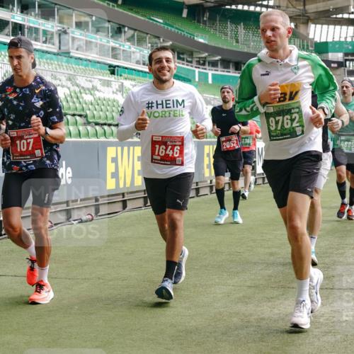 13.09.2026 - 21. swb-Marathon Bremen Michael Burmester http://msf.ph/oto/10454747 13.09.2026 12:52:31 Laufen im Stadion 102, 107, 235, 683, 734, 755, 792, 863, 985, 987, 1033, 1043, 1056, 1125, 1146, 1162, 1232, 1252, 1297, 1455, 1492, 1528, 1542, 1646, 1664, 1704, 1955, 2007, 2008, 2043, 2203, 2350, 2447, 2480, 2498, 2759, 2767, 2820, 2847, 2858, 3085, 3149, 3236, 3336, 3362, 3440, 3448, 3566, 3703, 3830, 3899, 3988, 4165, 4283, 4429, 4475, 4571, 4573, 4582, 4605, 4727, 4781, 4782, 4895, 5079, 5152, 5168, 5379, 5521, 6274, 8033, 8798 meine-sportfotos.de
