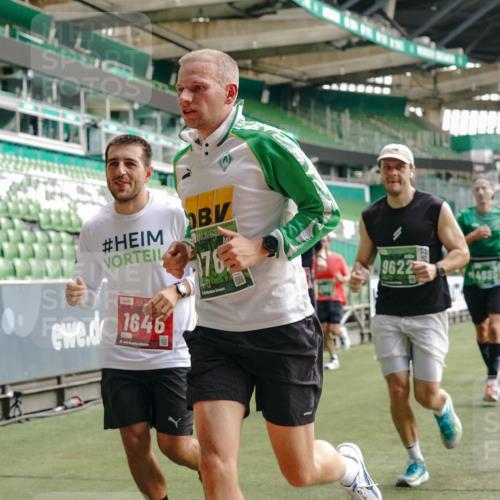 13.09.2026 - 21. swb-Marathon Bremen Michael Burmester http://msf.ph/oto/10454753 13.09.2026 12:52:32 Laufen im Stadion 102, 107, 145, 235, 683, 734, 755, 792, 863, 985, 987, 1033, 1043, 1056, 1125, 1146, 1162, 1232, 1252, 1297, 1445, 1455, 1492, 1528, 1542, 1646, 1664, 1704, 1955, 2007, 2008, 2043, 2203, 2350, 2447, 2480, 2498, 2759, 2767, 2820, 2847, 2858, 3085, 3149, 3236, 3336, 3362, 3440, 3448, 3566, 3703, 3830, 3899, 3988, 4165, 4283, 4429, 4475, 4571, 4573, 4582, 4605, 4727, 4781, 4782, 4895, 5079, 5152, 5168, 5379, 5521, 6274, 8798 meine-sportfotos.de