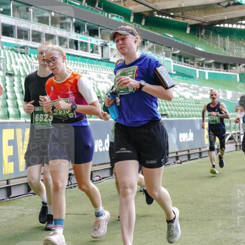 13.09.2026 - 21. swb-Marathon Bremen Michael Burmester http://msf.ph/oto/10454858 13.09.2026 13:10:47 Laufen im Stadion 164, 265, 373, 391, 448, 532, 581, 869, 898, 984, 1180, 1738, 1855, 1867, 1894, 1952, 1967, 2202, 2232, 2268, 2281, 2284, 2299, 2330, 2333, 2339, 2342, 2353, 2432, 2443, 2471, 2525, 2530, 2531, 2553, 2573, 2589, 2594, 2654, 2669, 2682, 2714, 2717, 2784, 2785, 2804, 2819, 2836, 2920, 2932, 3026, 3032, 3063, 3082, 3086, 3089, 3122, 3159, 3174, 3207, 3208, 3291, 3316, 3333, 3352, 3370, 3398, 3409, 3410, 3470, 3549, 3707, 3769, 109, 551 meine-sportfotos.de