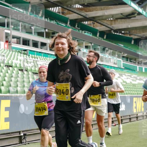 13.09.2026 - 21. swb-Marathon Bremen Michael Burmester http://msf.ph/oto/10454941 13.09.2026 10:32:38 Laufen im Stadion 10067, 10078, 10146, 10166, 10184, 10203, 10211, 10222, 10226, 10243, 10246, 10249, 10255, 10256, 10300, 10322, 10365, 10372, 10374, 10379, 10383, 10394, 10408, 10410, 10443, 10471, 10478, 10479, 10486, 10494, 10503, 10517, 10518, 10529, 10530, 10540, 10543, 10550, 10555, 10565, 10579, 10589, 10608, 10610, 10626, 10631, 10646, 10670, 10673, 10675, 10690, 10703, 10704, 10707, 10708, 10721, 10725, 10728, 10745, 10749, 10750, 10771, 10794 meine-sportfotos.de