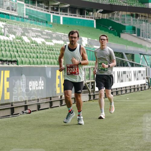 13.09.2026 - 21. swb-Marathon Bremen Michael Burmester http://msf.ph/oto/10454997 13.09.2026 12:52:40 Laufen im Stadion 102, 107, 145, 235, 541, 683, 734, 755, 792, 863, 982, 985, 987, 1033, 1043, 1056, 1125, 1146, 1162, 1232, 1252, 1297, 1433, 1445, 1455, 1492, 1528, 1542, 1646, 1664, 1704, 1955, 2007, 2008, 2043, 2203, 2350, 2401, 2422, 2447, 2480, 2498, 2759, 2767, 2820, 2847, 2858, 2997, 3085, 3149, 3236, 3336, 3362, 3440, 3448, 3566, 3703, 3830, 3899, 3988, 4165, 4283, 4429, 4475, 4571, 4573, 4582, 4605, 4727, 4781, 4782, 4895, 5079, 5152, 5168, 5379 meine-sportfotos.de