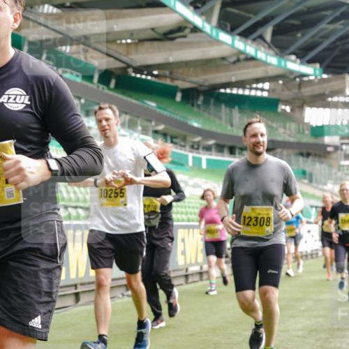 13.09.2026 - 21. swb-Marathon Bremen Michael Burmester http://msf.ph/oto/10455010 13.09.2026 10:32:39 Laufen im Stadion 10067, 10078, 10146, 10166, 10184, 10203, 10211, 10222, 10226, 10243, 10246, 10249, 10255, 10256, 10300, 10322, 10365, 10372, 10374, 10379, 10383, 10394, 10408, 10410, 10443, 10471, 10478, 10479, 10486, 10494, 10503, 10517, 10518, 10529, 10530, 10540, 10543, 10550, 10555, 10565, 10579, 10589, 10608, 10610, 10626, 10631, 10646, 10670, 10673, 10675, 10690, 10703, 10704, 10707, 10708, 10721, 10725, 10728, 10745, 10749, 10750, 10771, 10794 meine-sportfotos.de