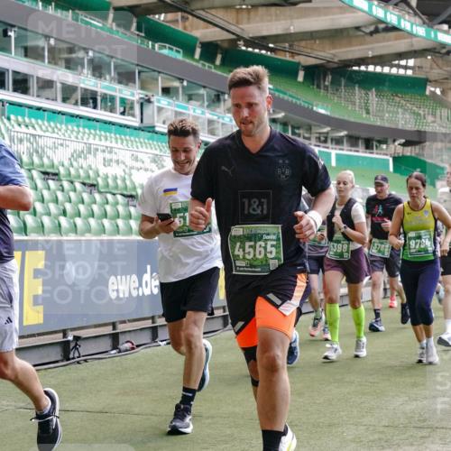 13.09.2026 - 21. swb-Marathon Bremen Michael Burmester http://msf.ph/oto/10455014 13.09.2026 13:10:51 Laufen im Stadion 164, 265, 373, 391, 448, 581, 869, 898, 984, 1180, 1738, 1855, 1867, 1894, 1952, 1967, 2202, 2232, 2268, 2281, 2284, 2299, 2330, 2333, 2339, 2342, 2353, 2432, 2443, 2471, 2525, 2530, 2531, 2553, 2573, 2589, 2594, 2654, 2669, 2682, 2714, 2717, 2784, 2785, 2804, 2819, 2836, 2907, 2920, 2932, 2976, 3026, 3032, 3063, 3082, 3086, 3089, 3122, 3159, 3174, 3207, 3208, 3291, 3316, 3333, 3352, 3370, 3398, 3409, 3410, 3470, 3549, 3707, 3769, 551 meine-sportfotos.de