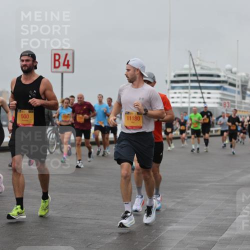 13.09.2026 - Kiel Lauf Andreas Tolksdorf http://msf.ph/oto/10455028 13.09.2026 11:55:15 Kiellinie 38, 427, 12292, 4, 38, 500, 38, 11180, 83 meine-sportfotos.de