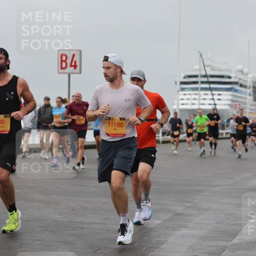13.09.2026 - Kiel Lauf Andreas Tolksdorf http://msf.ph/oto/10455039 13.09.2026 11:55:15 Kiellinie 4, 38, 500, 38, 11180, 83 meine-sportfotos.de