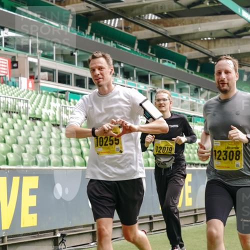 13.09.2026 - 21. swb-Marathon Bremen Michael Burmester http://msf.ph/oto/10455041 13.09.2026 10:32:40 Laufen im Stadion 10067, 10078, 10146, 10166, 10184, 10203, 10211, 10222, 10226, 10243, 10246, 10249, 10255, 10256, 10300, 10322, 10365, 10372, 10374, 10379, 10383, 10394, 10408, 10410, 10443, 10471, 10478, 10479, 10486, 10494, 10503, 10517, 10518, 10529, 10530, 10540, 10543, 10550, 10555, 10565, 10579, 10589, 10608, 10610, 10626, 10631, 10646, 10670, 10673, 10675, 10690, 10703, 10704, 10707, 10708, 10721, 10725, 10728, 10745, 10749, 10750, 10771, 10794 meine-sportfotos.de