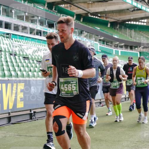 13.09.2026 - 21. swb-Marathon Bremen Michael Burmester http://msf.ph/oto/10455063 13.09.2026 13:10:51 Laufen im Stadion 164, 265, 373, 391, 448, 581, 869, 898, 984, 1180, 1738, 1855, 1867, 1894, 1952, 1967, 2202, 2232, 2268, 2281, 2284, 2299, 2330, 2333, 2339, 2342, 2353, 2432, 2443, 2471, 2525, 2530, 2531, 2553, 2573, 2589, 2594, 2654, 2669, 2682, 2714, 2717, 2784, 2785, 2804, 2819, 2836, 2907, 2920, 2932, 2976, 3026, 3032, 3063, 3082, 3086, 3089, 3122, 3159, 3174, 3207, 3208, 3291, 3316, 3333, 3352, 3370, 3398, 3409, 3410, 3470, 3549, 3707, 3769, 551 meine-sportfotos.de