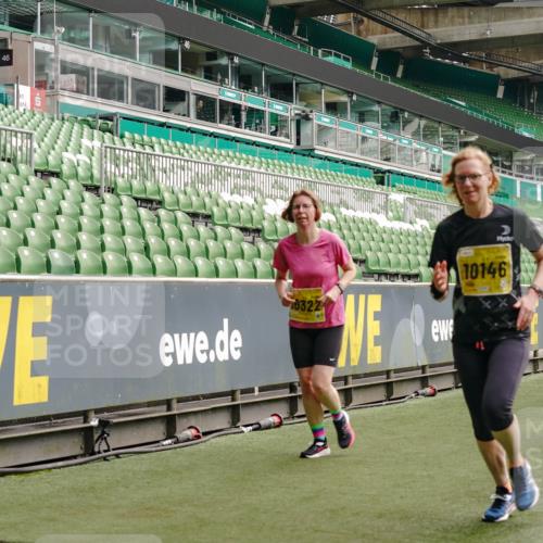 13.09.2026 - 21. swb-Marathon Bremen Michael Burmester http://msf.ph/oto/10455132 13.09.2026 10:32:42 Laufen im Stadion 10067, 10078, 10146, 10166, 10184, 10203, 10211, 10222, 10226, 10243, 10246, 10249, 10255, 10256, 10300, 10322, 10365, 10372, 10374, 10379, 10383, 10394, 10408, 10410, 10443, 10471, 10478, 10486, 10494, 10503, 10517, 10518, 10529, 10530, 10540, 10543, 10550, 10555, 10565, 10579, 10589, 10608, 10610, 10626, 10631, 10646, 10670, 10673, 10675, 10690, 10703, 10704, 10707, 10708, 10721, 10725, 10728, 10745, 10749, 10750, 10771, 10794 meine-sportfotos.de