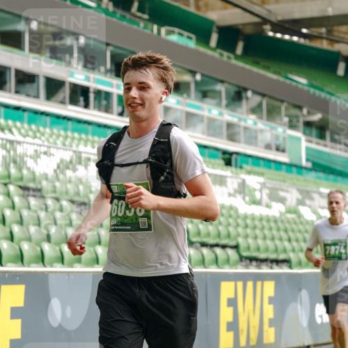 13.09.2026 - 21. swb-Marathon Bremen Michael Burmester http://msf.ph/oto/10455175 13.09.2026 12:52:47 Laufen im Stadion 102, 107, 145, 235, 376, 541, 615, 616, 683, 734, 740, 755, 792, 863, 982, 985, 987, 1033, 1043, 1056, 1125, 1146, 1162, 1232, 1252, 1297, 1433, 1445, 1492, 1528, 1542, 1646, 1664, 1704, 1707, 1814, 1955, 2007, 2008, 2043, 2203, 2280, 2350, 2362, 2401, 2422, 2447, 2454, 2480, 2498, 2759, 2767, 2820, 2847, 2858, 2997, 3085, 3149, 3236, 3336, 3362, 3448, 3566, 3703, 3830, 3899, 3988, 4165, 4283, 4429, 4475, 4571, 4573, 4582, 4605, 4895, 5079, 5152, 5168, 5379 meine-sportfotos.de