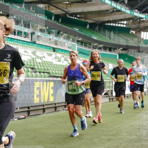 13.09.2026 - 21. swb-Marathon Bremen Michael Burmester http://msf.ph/oto/10455200 13.09.2026 10:32:43 Laufen im Stadion 10067, 10078, 10146, 10166, 10184, 10203, 10211, 10222, 10226, 10243, 10246, 10249, 10255, 10256, 10300, 10322, 10365, 10372, 10374, 10379, 10383, 10394, 10408, 10410, 10443, 10471, 10478, 10486, 10494, 10503, 10517, 10518, 10529, 10530, 10540, 10543, 10550, 10555, 10565, 10579, 10589, 10608, 10610, 10626, 10631, 10646, 10670, 10673, 10675, 10690, 10703, 10704, 10707, 10708, 10721, 10725, 10728, 10745, 10749, 10750, 10771, 10794 meine-sportfotos.de