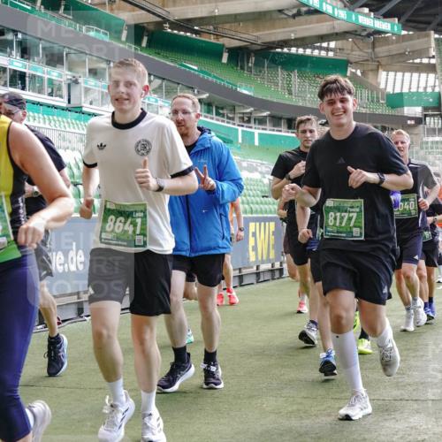 13.09.2026 - 21. swb-Marathon Bremen Michael Burmester http://msf.ph/oto/10455205 13.09.2026 13:10:54 Laufen im Stadion 164, 265, 373, 391, 448, 581, 703, 869, 898, 984, 1180, 1738, 1855, 1867, 1894, 1936, 1952, 1967, 2202, 2232, 2268, 2281, 2284, 2299, 2330, 2333, 2339, 2342, 2353, 2432, 2443, 2471, 2525, 2530, 2531, 2553, 2573, 2589, 2594, 2654, 2669, 2682, 2714, 2717, 2784, 2785, 2804, 2819, 2836, 2907, 2920, 2932, 2976, 3026, 3032, 3063, 3082, 3086, 3089, 3122, 3159, 3174, 3207, 3208, 3291, 3316, 3328, 3333, 3352, 3370, 3398, 3409, 3410, 3470, 3549, 3707, 3769, 551 meine-sportfotos.de