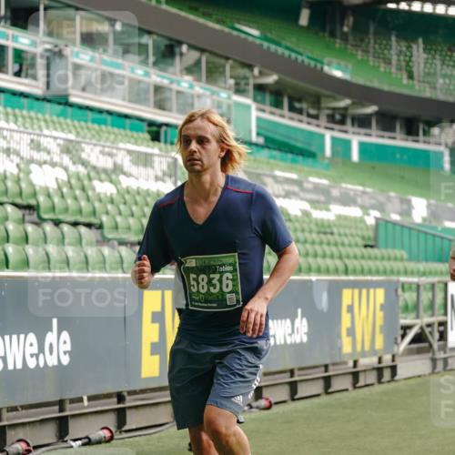 13.09.2026 - 21. swb-Marathon Bremen Michael Burmester http://msf.ph/oto/10455210 13.09.2026 12:52:47 Laufen im Stadion 102, 107, 145, 235, 376, 541, 615, 616, 683, 734, 740, 755, 792, 863, 982, 985, 987, 1033, 1043, 1056, 1125, 1146, 1162, 1232, 1252, 1297, 1433, 1445, 1492, 1528, 1542, 1646, 1664, 1704, 1707, 1814, 1955, 2007, 2008, 2043, 2203, 2280, 2350, 2362, 2401, 2422, 2447, 2454, 2480, 2498, 2759, 2767, 2820, 2847, 2858, 2997, 3085, 3149, 3236, 3336, 3362, 3448, 3566, 3703, 3830, 3899, 3988, 4165, 4283, 4429, 4475, 4571, 4573, 4582, 4605, 4895, 5079, 5152, 5168, 5379 meine-sportfotos.de