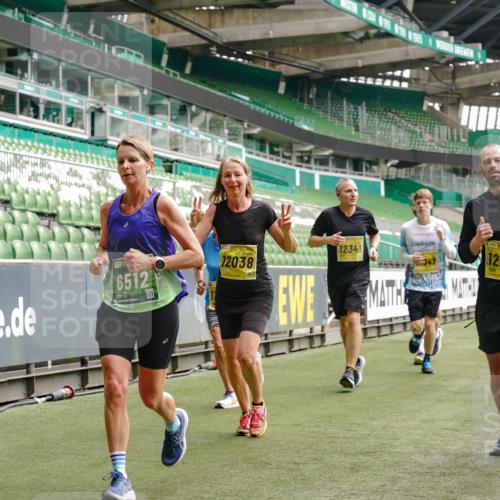 13.09.2026 - 21. swb-Marathon Bremen Michael Burmester http://msf.ph/oto/10455217 13.09.2026 10:32:44 Laufen im Stadion 10067, 10078, 10146, 10166, 10184, 10203, 10211, 10222, 10226, 10243, 10246, 10249, 10255, 10256, 10300, 10322, 10365, 10372, 10374, 10379, 10383, 10394, 10408, 10410, 10443, 10471, 10478, 10486, 10494, 10503, 10517, 10518, 10529, 10530, 10540, 10543, 10550, 10555, 10565, 10579, 10589, 10608, 10610, 10626, 10631, 10646, 10670, 10673, 10675, 10687, 10690, 10703, 10704, 10707, 10708, 10721, 10725, 10728, 10745, 10749, 10750, 10771, 10794 meine-sportfotos.de