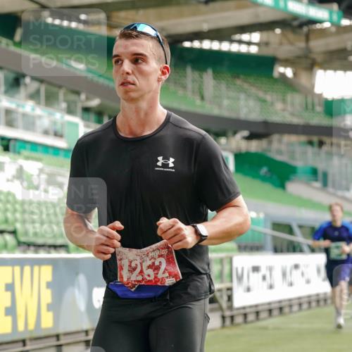 13.09.2026 - 21. swb-Marathon Bremen Michael Burmester http://msf.ph/oto/10455307 13.09.2026 12:52:50 Laufen im Stadion 102, 107, 145, 235, 313, 376, 541, 560, 615, 616, 683, 696, 734, 740, 755, 792, 863, 982, 985, 987, 1033, 1043, 1056, 1146, 1162, 1232, 1252, 1297, 1433, 1445, 1492, 1528, 1542, 1646, 1664, 1704, 1707, 1814, 1955, 2007, 2008, 2043, 2203, 2280, 2350, 2362, 2401, 2422, 2447, 2454, 2480, 2498, 2759, 2767, 2820, 2847, 2858, 2997, 3085, 3149, 3236, 3336, 3362, 3448, 3566, 3703, 3830, 3899, 3988, 4165, 4283, 4429, 4475, 4571, 4573, 4605, 4895, 5079, 5152, 5168, 5379 meine-sportfotos.de