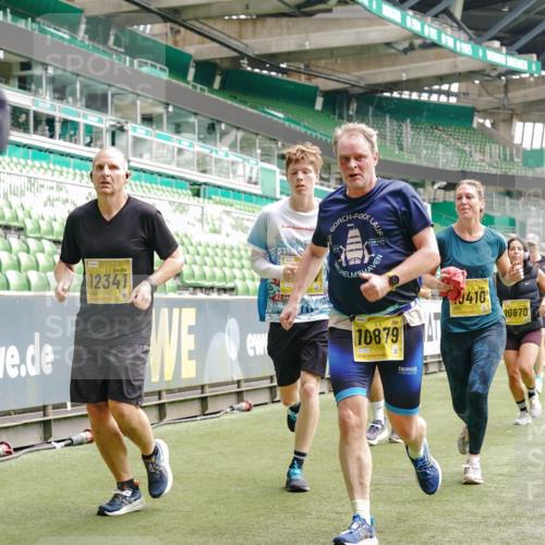 13.09.2026 - 21. swb-Marathon Bremen Michael Burmester http://msf.ph/oto/10455343 13.09.2026 10:32:46 Laufen im Stadion 10067, 10078, 10146, 10166, 10184, 10203, 10211, 10222, 10226, 10243, 10246, 10249, 10255, 10256, 10300, 10322, 10365, 10372, 10374, 10379, 10383, 10394, 10408, 10410, 10423, 10443, 10471, 10478, 10486, 10494, 10503, 10517, 10518, 10529, 10530, 10540, 10543, 10550, 10555, 10565, 10579, 10589, 10608, 10610, 10626, 10631, 10646, 10670, 10673, 10675, 10687, 10690, 10703, 10704, 10707, 10708, 10721, 10725, 10728, 10745, 10749, 10750, 10771, 10788, 10794, 10809 meine-sportfotos.de