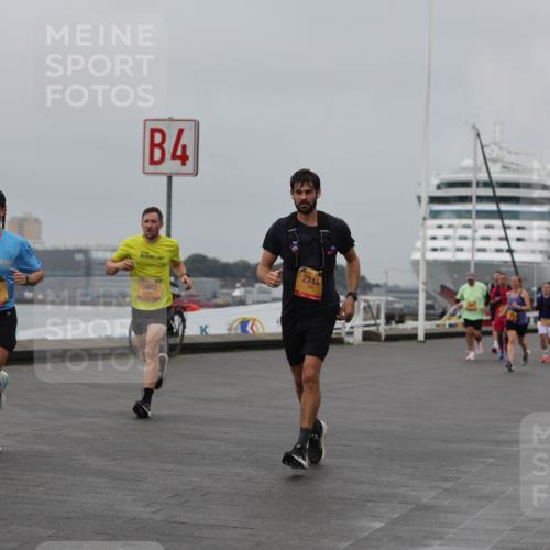 13.09.2026 - Kiel Lauf Andreas Tolksdorf http://msf.ph/oto/10455347 13.09.2026 11:55:38 Kiellinie 4, 5407, 5448, 2744, 3 meine-sportfotos.de
