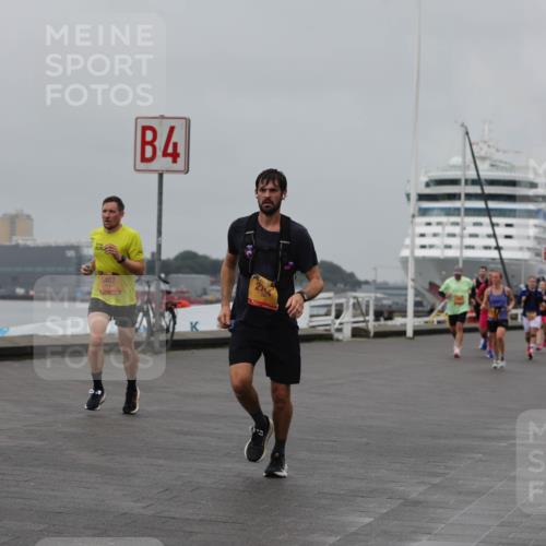 13.09.2026 - Kiel Lauf Andreas Tolksdorf http://msf.ph/oto/10455352 13.09.2026 11:55:39 Kiellinie 5448, 5407, 4, 017, 3 meine-sportfotos.de