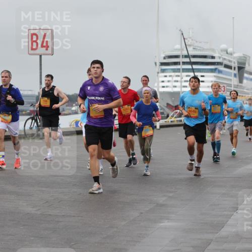 13.09.2026 - Kiel Lauf Andreas Tolksdorf http://msf.ph/oto/10455378 13.09.2026 11:55:48 Kiellinie 4, 268, 166, 5263, 8649, 83 meine-sportfotos.de