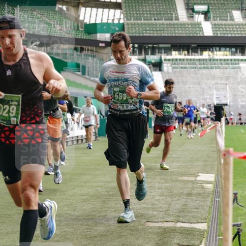 13.09.2026 - 21. swb-Marathon Bremen Michael Burmester http://msf.ph/oto/10455430 13.09.2026 12:52:55 Laufen im Stadion 102, 107, 145, 235, 313, 376, 541, 560, 615, 616, 683, 696, 734, 740, 755, 792, 863, 982, 985, 987, 1033, 1043, 1056, 1207, 1232, 1252, 1297, 1433, 1445, 1492, 1528, 1542, 1646, 1664, 1704, 1707, 1814, 1955, 2007, 2008, 2043, 2203, 2280, 2350, 2362, 2401, 2422, 2447, 2454, 2480, 2498, 2759, 2767, 2820, 2847, 2858, 2997, 3085, 3149, 3236, 3336, 3362, 3448, 3566, 3830, 3899, 3988, 4165, 4283, 4429, 4475, 4571, 4573, 4605, 4895, 5079, 5152, 5168, 5379 meine-sportfotos.de