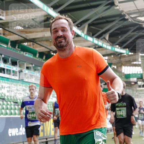 13.09.2026 - 21. swb-Marathon Bremen Michael Burmester http://msf.ph/oto/10455447 13.09.2026 13:10:58 Laufen im Stadion 164, 265, 373, 448, 581, 703, 869, 984, 1113, 1180, 1738, 1855, 1867, 1894, 1936, 1952, 1967, 2202, 2232, 2268, 2281, 2284, 2299, 2330, 2333, 2339, 2342, 2353, 2432, 2443, 2525, 2530, 2531, 2553, 2573, 2589, 2594, 2654, 2659, 2669, 2682, 2714, 2717, 2784, 2785, 2804, 2819, 2822, 2836, 2907, 2920, 2932, 2976, 3026, 3027, 3032, 3063, 3079, 3082, 3086, 3089, 3122, 3159, 3174, 3207, 3208, 3291, 3328, 3333, 3352, 3370, 3398, 3409, 3410, 3470, 3549, 3769, 551 meine-sportfotos.de