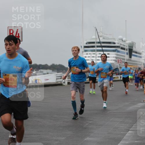 13.09.2026 - Kiel Lauf Andreas Tolksdorf http://msf.ph/oto/10455448 13.09.2026 11:55:50 Kiellinie 7102, 1, 3949, 8649, 3 meine-sportfotos.de