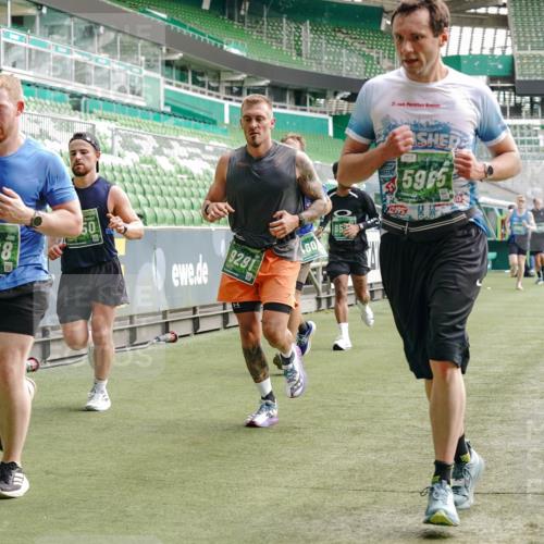 13.09.2026 - 21. swb-Marathon Bremen Michael Burmester http://msf.ph/oto/10455468 13.09.2026 12:52:56 Laufen im Stadion 102, 107, 145, 235, 313, 376, 541, 560, 615, 616, 683, 696, 734, 740, 755, 792, 863, 982, 985, 987, 1033, 1043, 1056, 1207, 1232, 1252, 1297, 1433, 1445, 1492, 1528, 1542, 1646, 1664, 1704, 1707, 1814, 1955, 2007, 2008, 2043, 2203, 2280, 2350, 2362, 2401, 2422, 2447, 2454, 2480, 2498, 2759, 2767, 2820, 2847, 2858, 2997, 3085, 3149, 3236, 3336, 3362, 3448, 3566, 3830, 3899, 3988, 4165, 4283, 4429, 4475, 4571, 4573, 4605, 5079, 5152, 5168, 5379 meine-sportfotos.de