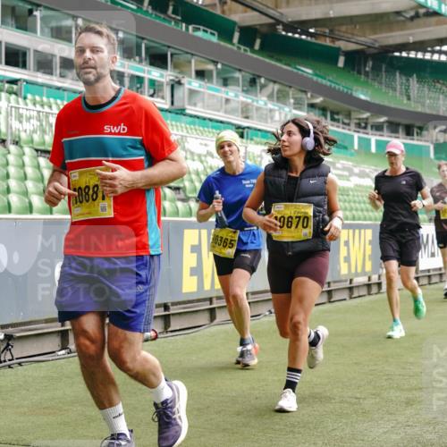 13.09.2026 - 21. swb-Marathon Bremen Michael Burmester http://msf.ph/oto/10455469 13.09.2026 10:32:48 Laufen im Stadion 10067, 10078, 10146, 10166, 10184, 10203, 10211, 10222, 10226, 10236, 10243, 10246, 10249, 10255, 10256, 10300, 10322, 10365, 10372, 10374, 10379, 10383, 10394, 10408, 10410, 10423, 10443, 10486, 10494, 10503, 10517, 10518, 10529, 10530, 10540, 10543, 10550, 10555, 10565, 10589, 10608, 10610, 10626, 10631, 10646, 10670, 10673, 10675, 10687, 10690, 10703, 10704, 10707, 10708, 10721, 10725, 10728, 10745, 10749, 10750, 10771, 10788, 10794, 10809 meine-sportfotos.de