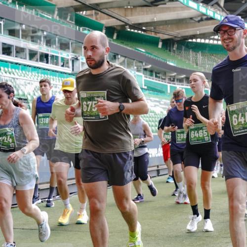 13.09.2026 - 21. swb-Marathon Bremen Michael Burmester http://msf.ph/oto/10455636 13.09.2026 13:11:01 Laufen im Stadion 164, 265, 373, 448, 581, 703, 869, 984, 1113, 1180, 1738, 1851, 1855, 1867, 1894, 1936, 1952, 1967, 2202, 2232, 2268, 2281, 2284, 2299, 2330, 2333, 2339, 2342, 2353, 2426, 2432, 2443, 2530, 2531, 2553, 2573, 2589, 2594, 2654, 2659, 2669, 2682, 2714, 2717, 2784, 2785, 2804, 2819, 2822, 2836, 2907, 2920, 2932, 2976, 3026, 3027, 3032, 3063, 3079, 3082, 3086, 3089, 3122, 3159, 3174, 3207, 3208, 3291, 3328, 3352, 3370, 3409, 3410, 3470, 3549, 3769, 551 meine-sportfotos.de